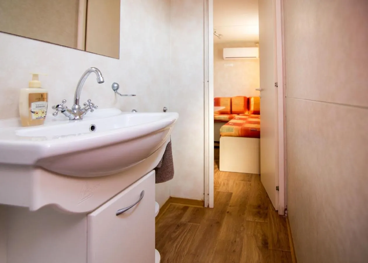 Mobile Home Frangipani 4 Biograd Na Moru Croatia