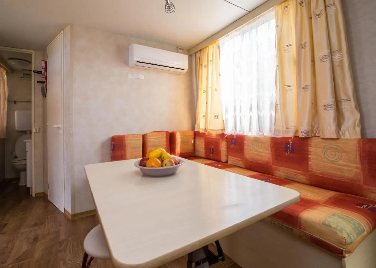 Mobile Home Frangipani 4 Biograd Na Moru